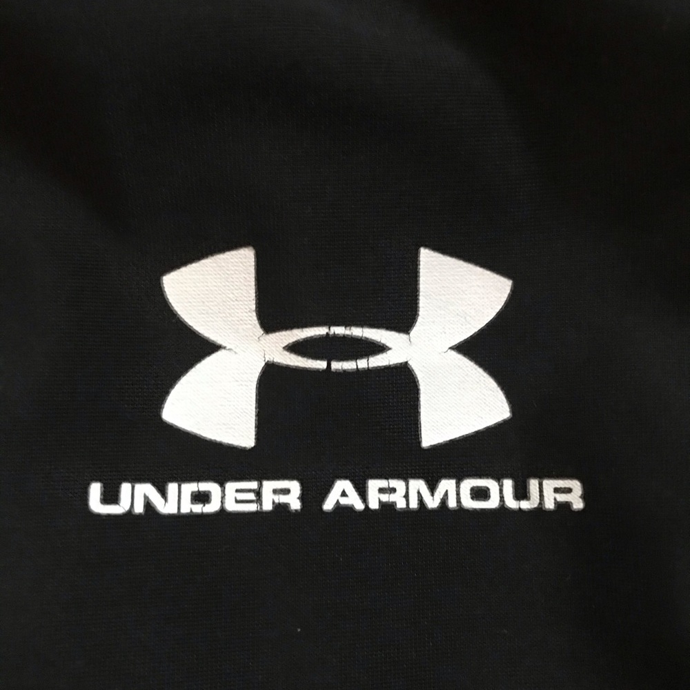 Under Armour Exercise Top - Picture 2 of 5